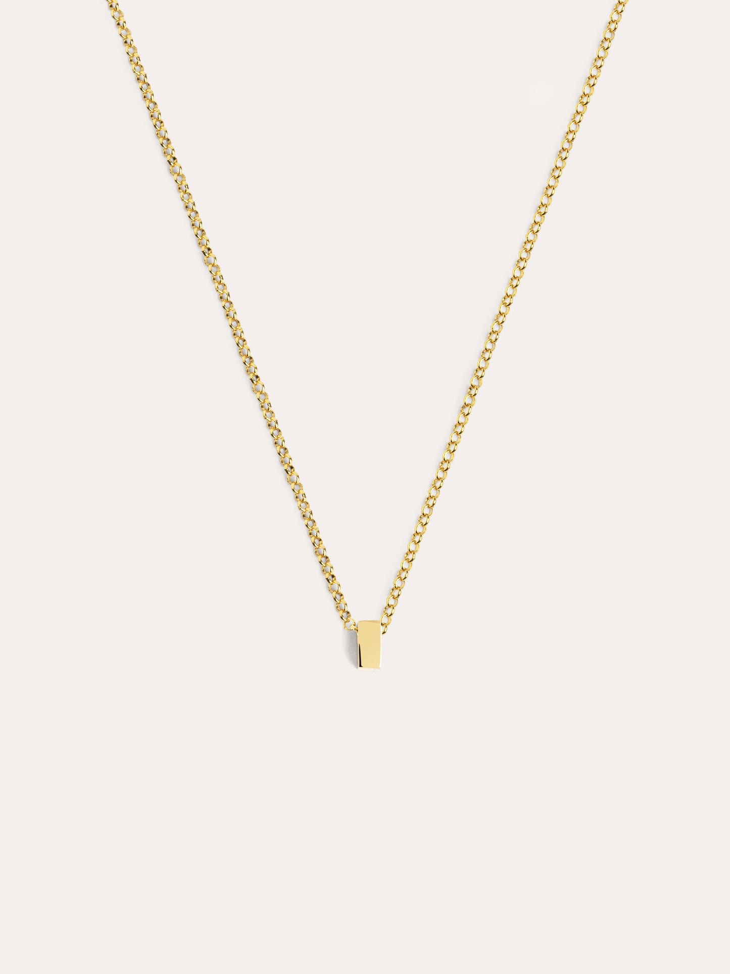 Złoty naszyjnik z personalizowanym inicjałem