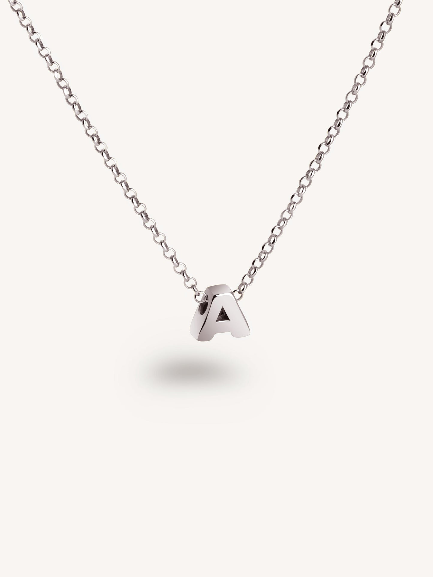 Srebrny naszyjnik z personalizowanym inicjałem